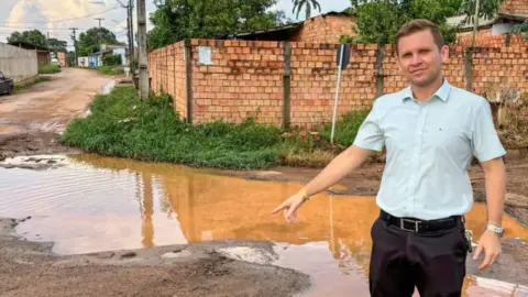 Pastor Bruno cobra pavimentação no bairro Aeroclube